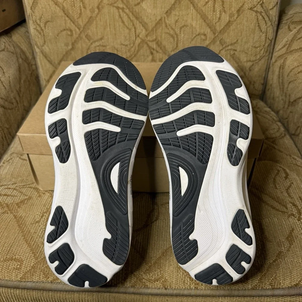 ASICS Gel-Kayano 32 Black White 1012B838 Women's Size 11 Running Shoes